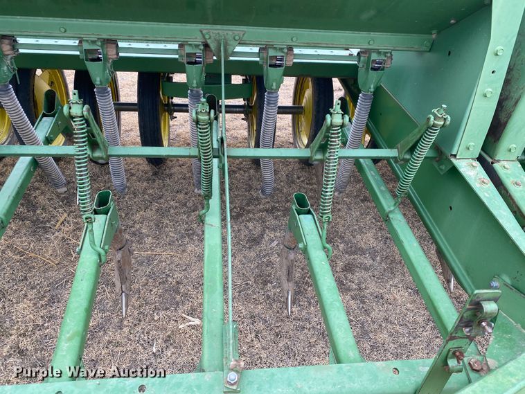 image for item DM8352 John Deere 930H 1012F  grain drill