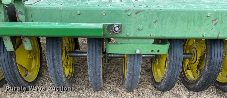 image for item DM8352 John Deere 930H 1012F  grain drill