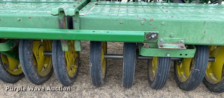 image for item DM8352 John Deere 930H 1012F  grain drill