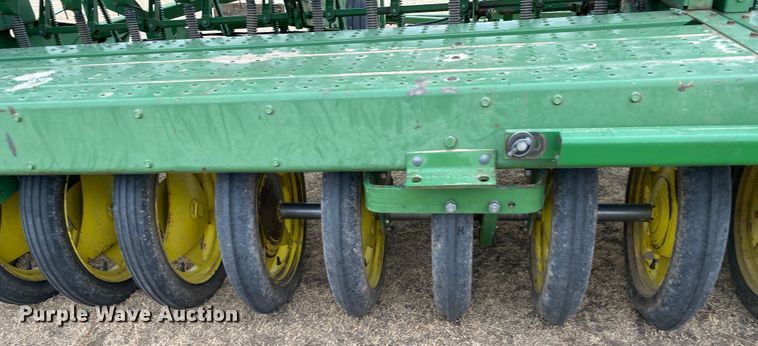 image for item DM8352 John Deere 930H 1012F  grain drill