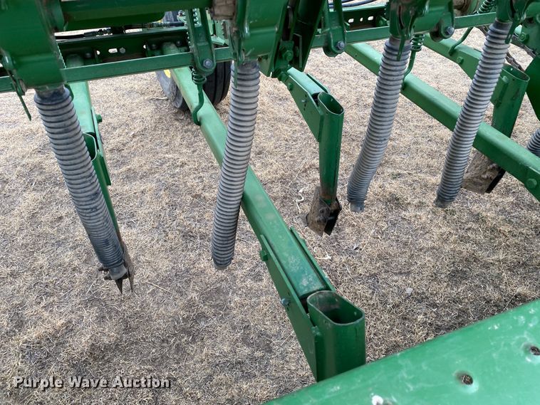 image for item DM8352 John Deere 930H 1012F  grain drill