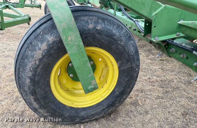 image for item DM8352 John Deere 930H 1012F  grain drill