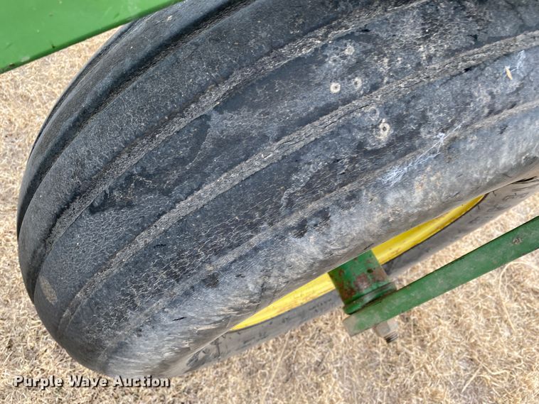 image for item DM8352 John Deere 930H 1012F  grain drill