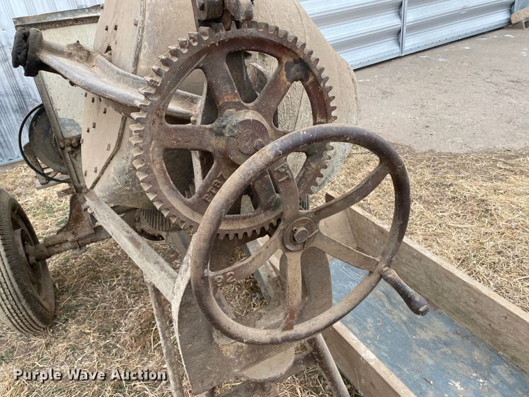 image for item DM8354 Concrete mixer