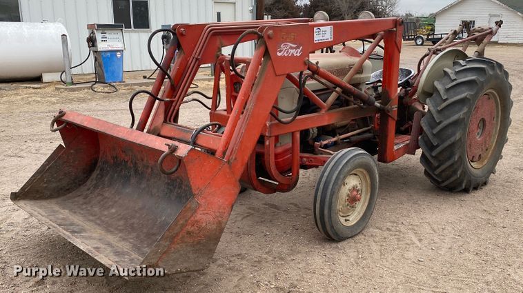 image for item DM8356 Ford 801 Series  tractor