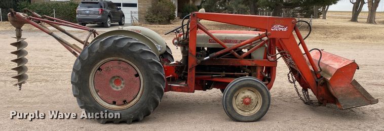 image for item DM8356 Ford 801 Series  tractor