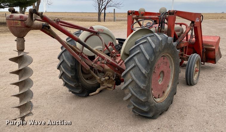 image for item DM8356 Ford 801 Series  tractor