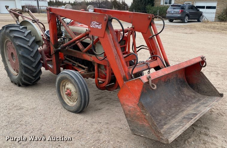 image for item DM8356 Ford 801 Series  tractor