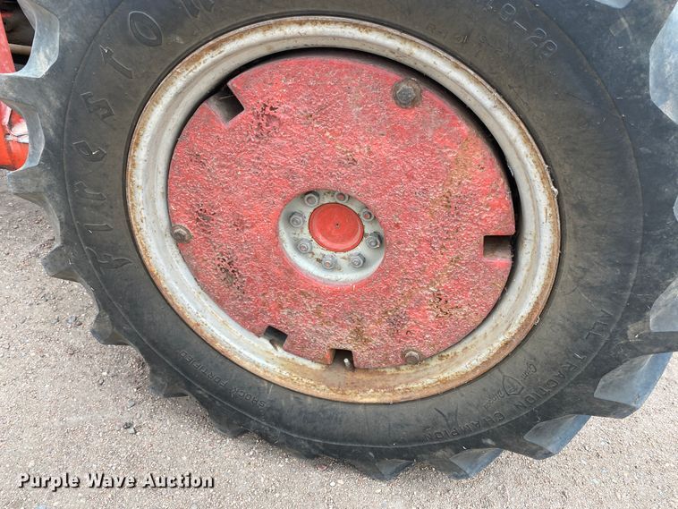 image for item DM8356 Ford 801 Series  tractor