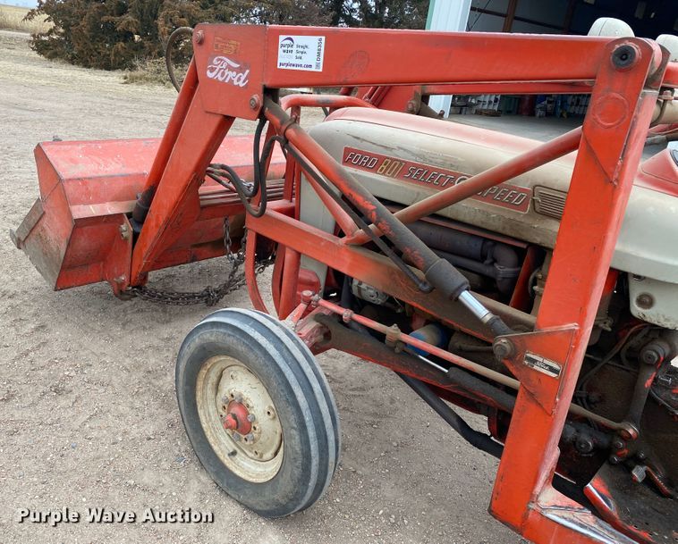 image for item DM8356 Ford 801 Series  tractor