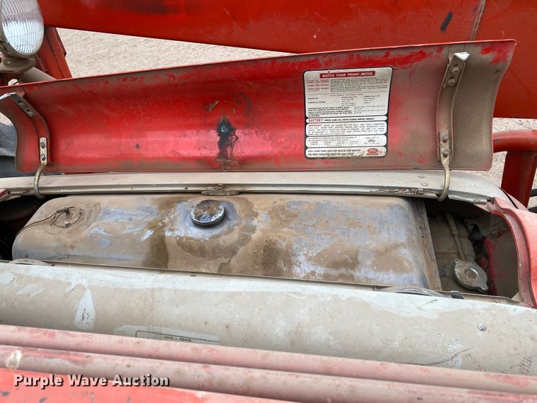 image for item DM8356 Ford 801 Series  tractor