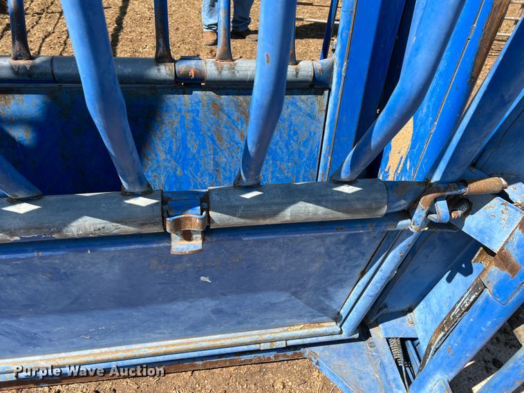 image for item DM8372 Priefert 93  squeeze chute