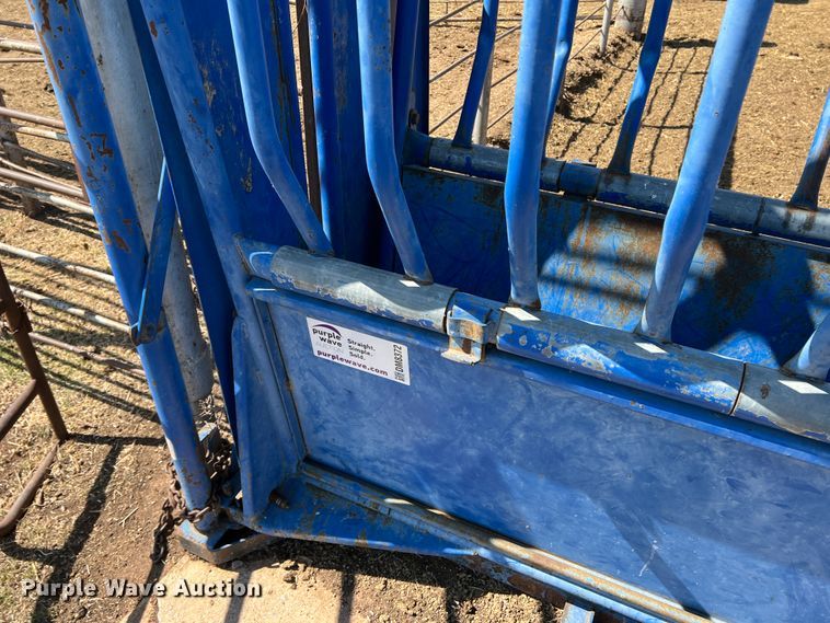 image for item DM8372 Priefert 93  squeeze chute