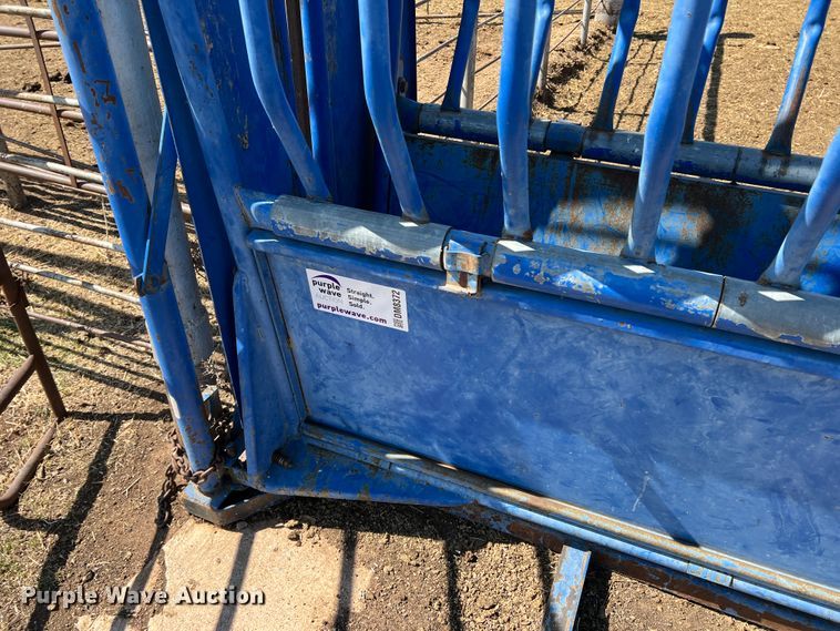 image for item DM8372 Priefert 93  squeeze chute