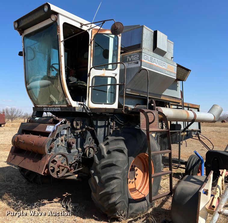 image for item DM8373 Gleaner M2  combine