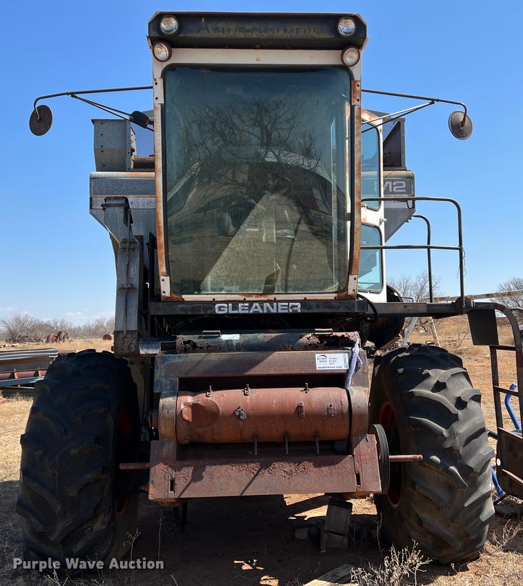 image for item DM8373 Gleaner M2  combine