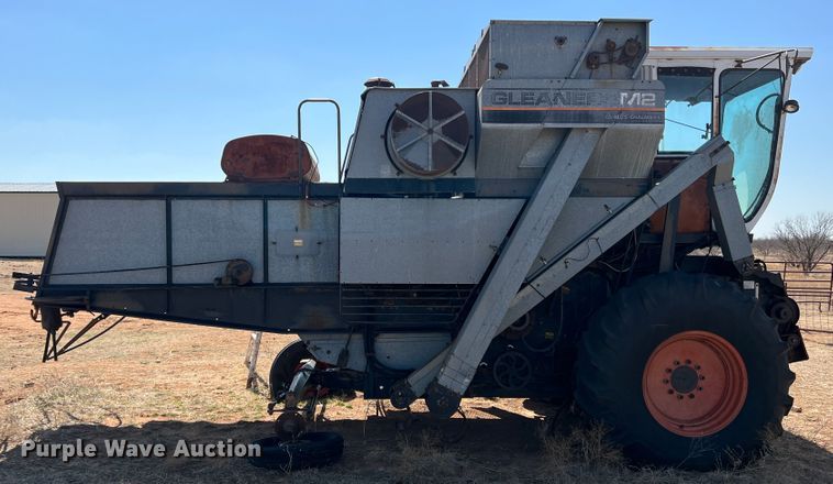 image for item DM8373 Gleaner M2  combine