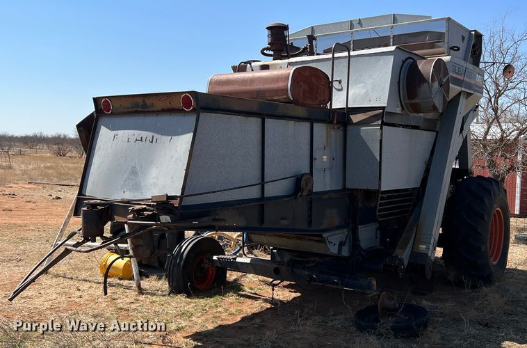 image for item DM8373 Gleaner M2  combine