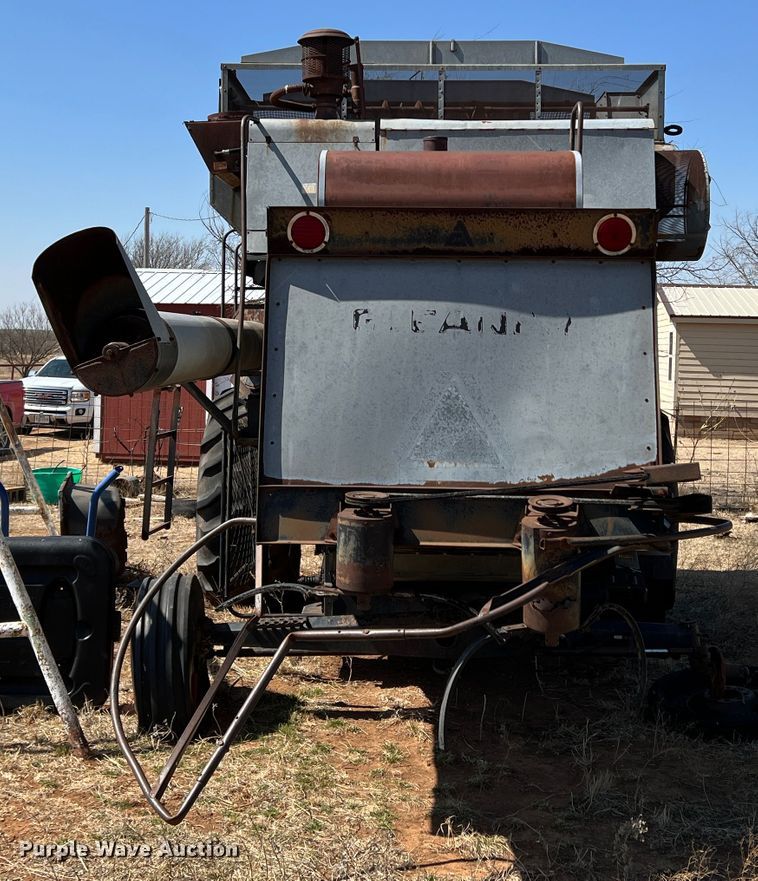 image for item DM8373 Gleaner M2  combine