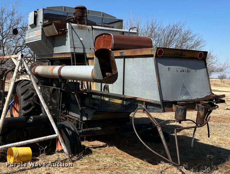 image for item DM8373 Gleaner M2  combine