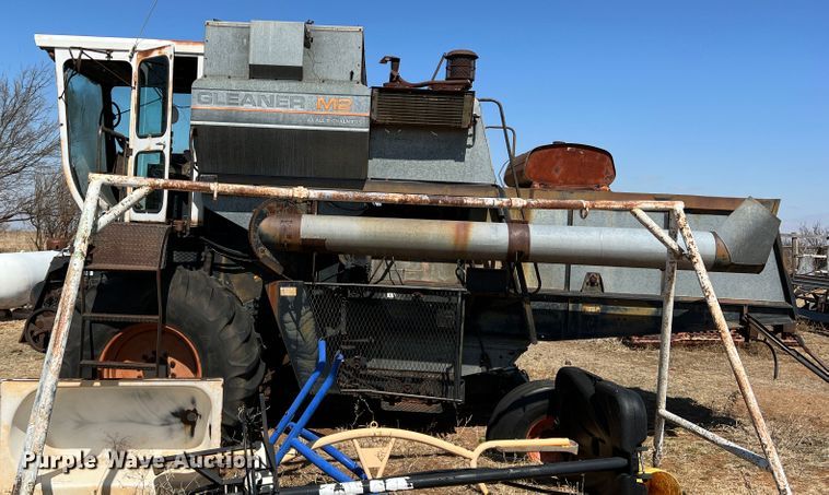 image for item DM8373 Gleaner M2  combine