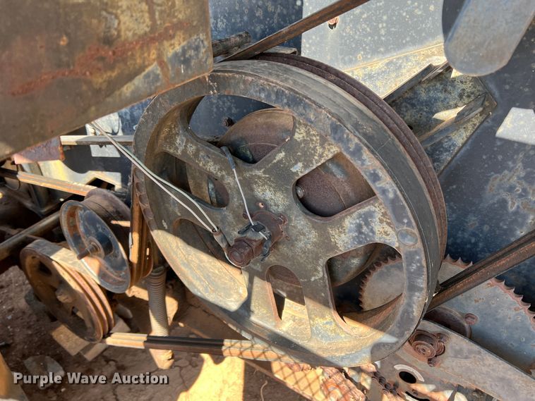 image for item DM8373 Gleaner M2  combine