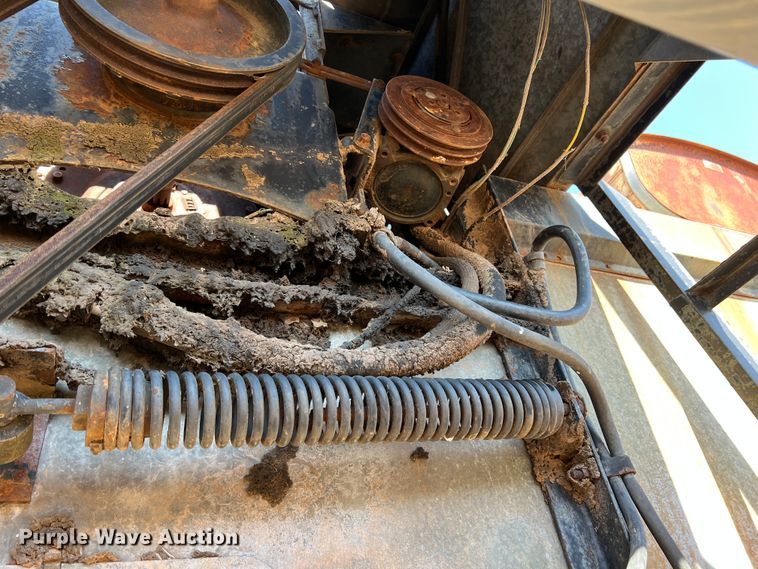 image for item DM8373 Gleaner M2  combine