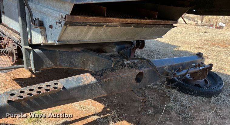 image for item DM8373 Gleaner M2  combine