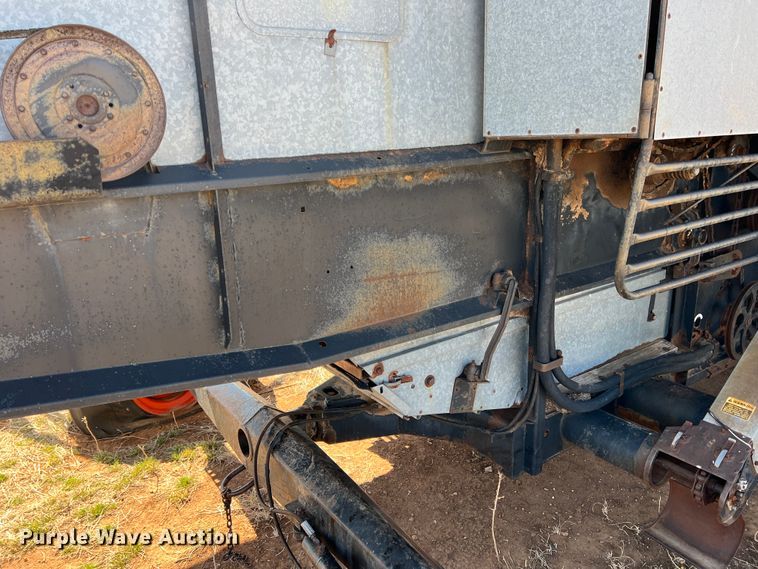 image for item DM8373 Gleaner M2  combine