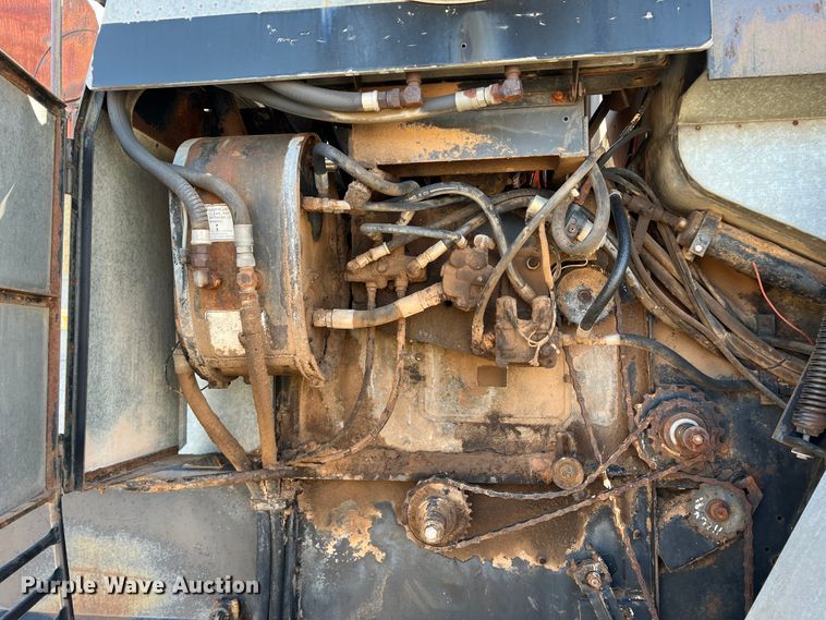 image for item DM8373 Gleaner M2  combine