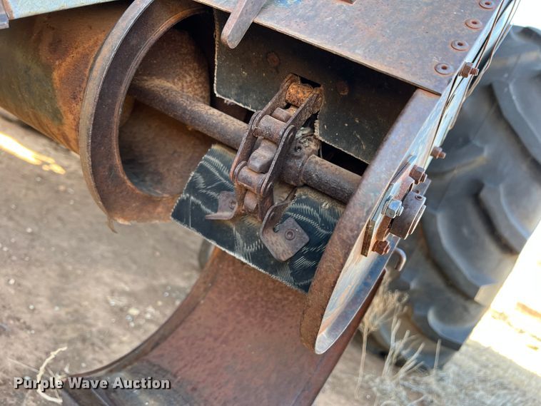 image for item DM8373 Gleaner M2  combine