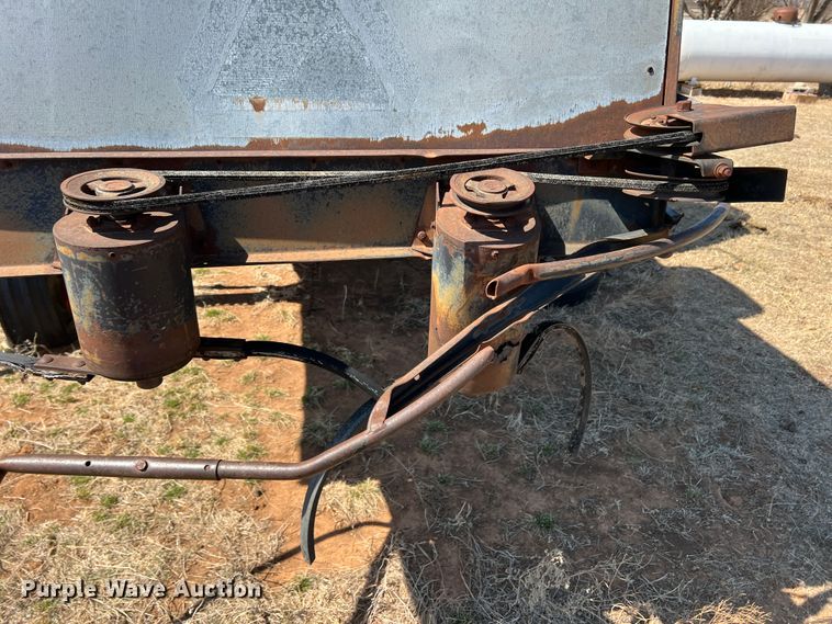 image for item DM8373 Gleaner M2  combine