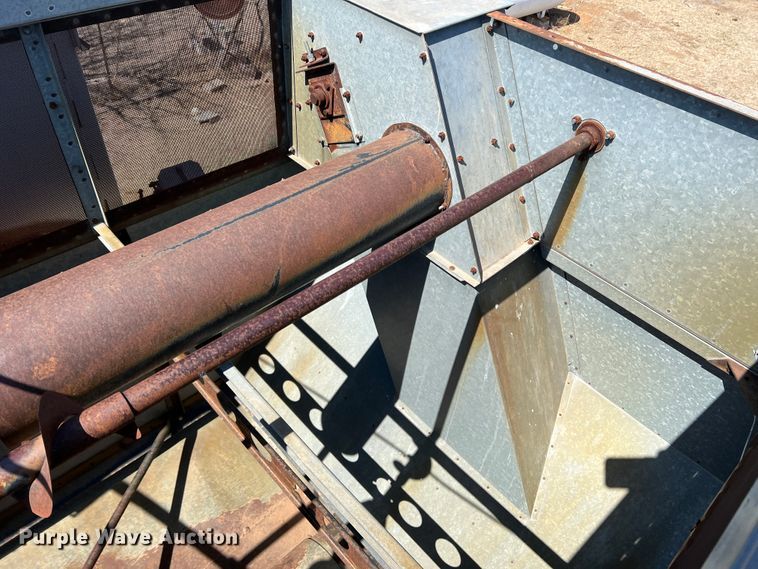 image for item DM8373 Gleaner M2  combine