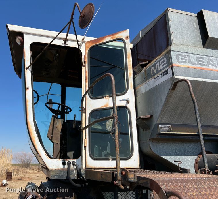 image for item DM8373 Gleaner M2  combine