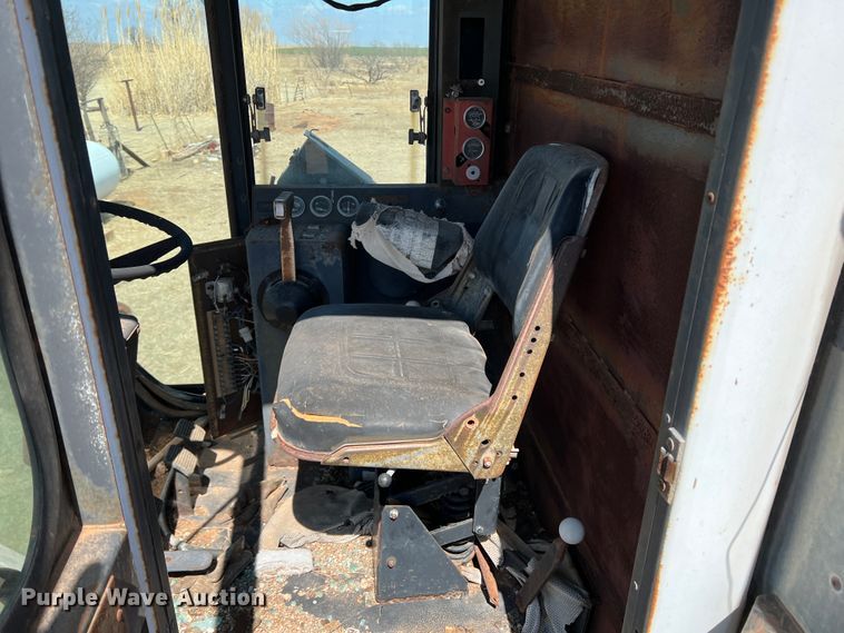 image for item DM8373 Gleaner M2  combine