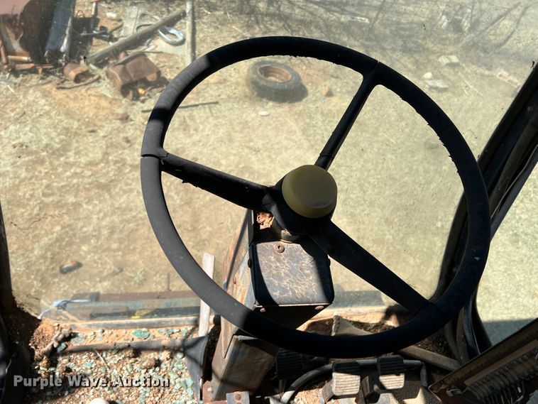 image for item DM8373 Gleaner M2  combine