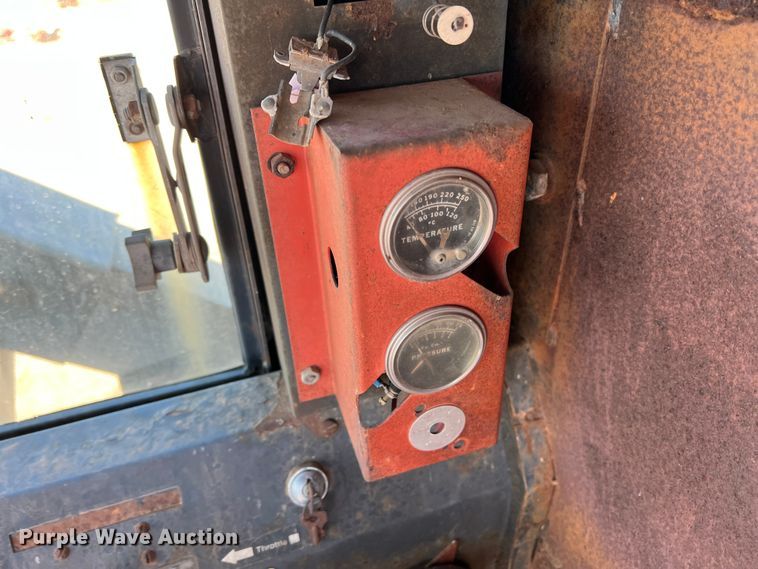 image for item DM8373 Gleaner M2  combine