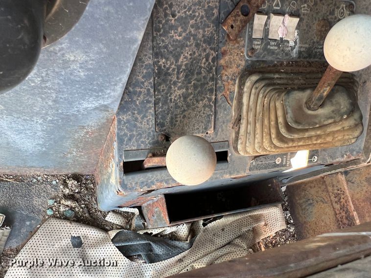 image for item DM8373 Gleaner M2  combine