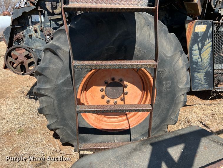 image for item DM8373 Gleaner M2  combine