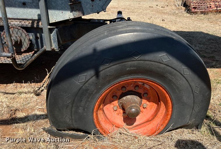 image for item DM8373 Gleaner M2  combine