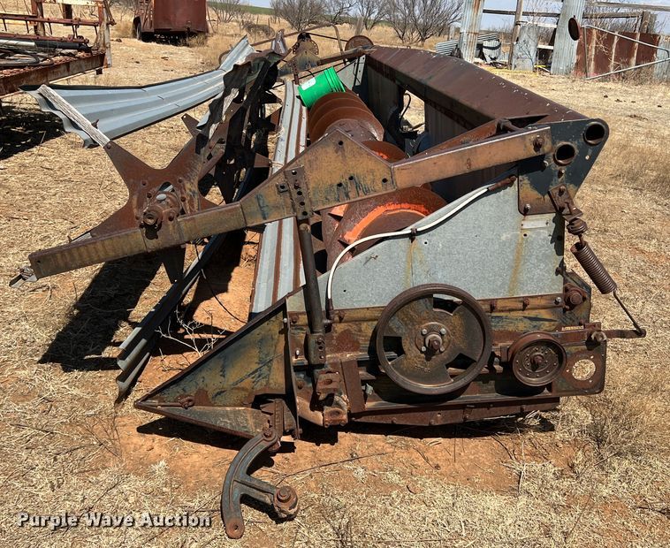 image for item DM8373 Gleaner M2  combine