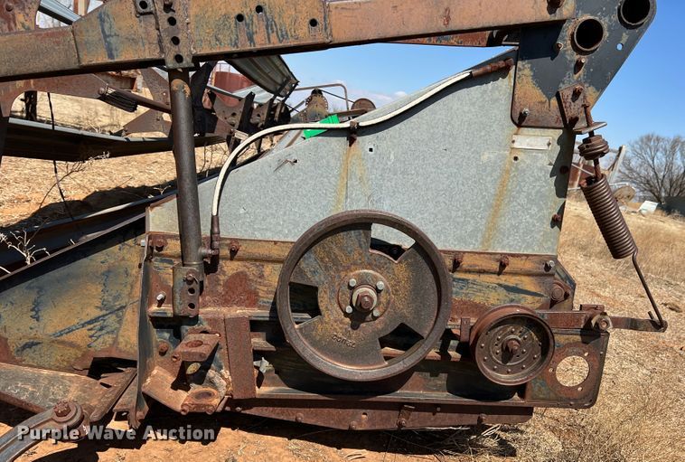 image for item DM8373 Gleaner M2  combine