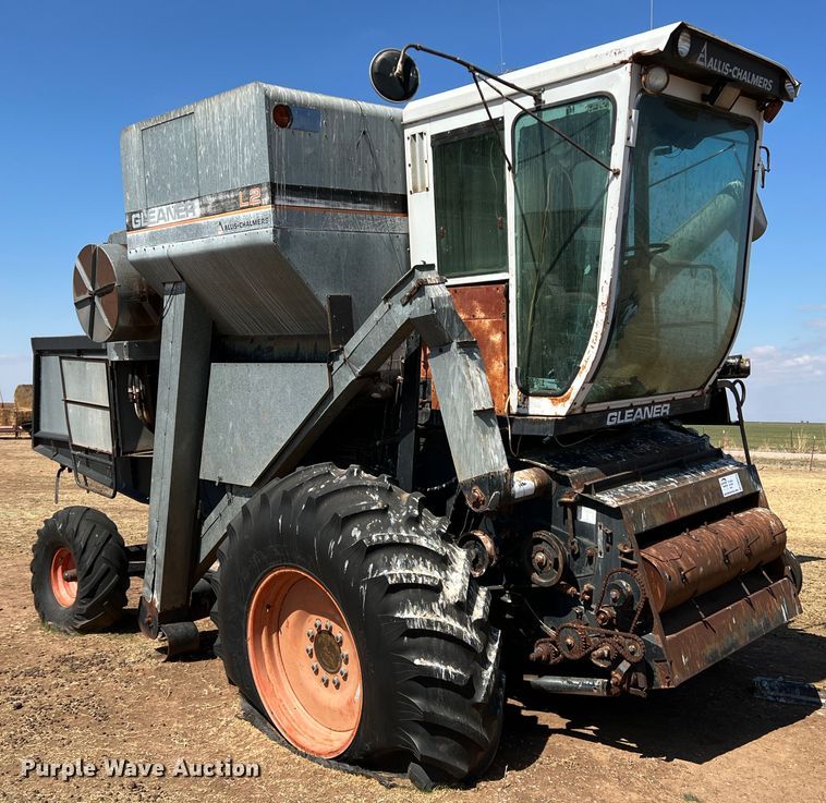image for item DM8374 Gleaner L2  combine