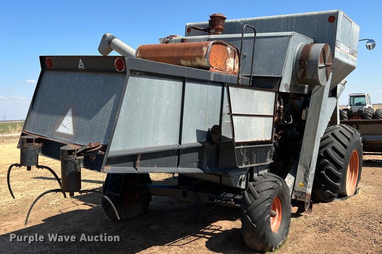 image for item DM8374 Gleaner L2  combine