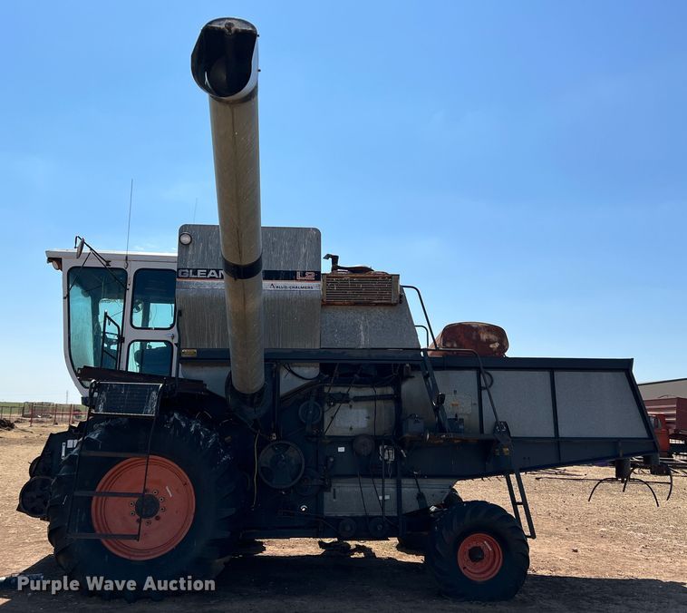 image for item DM8374 Gleaner L2  combine