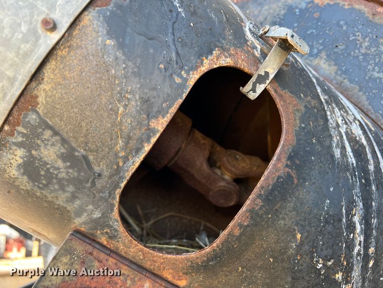 image for item DM8374 Gleaner L2  combine