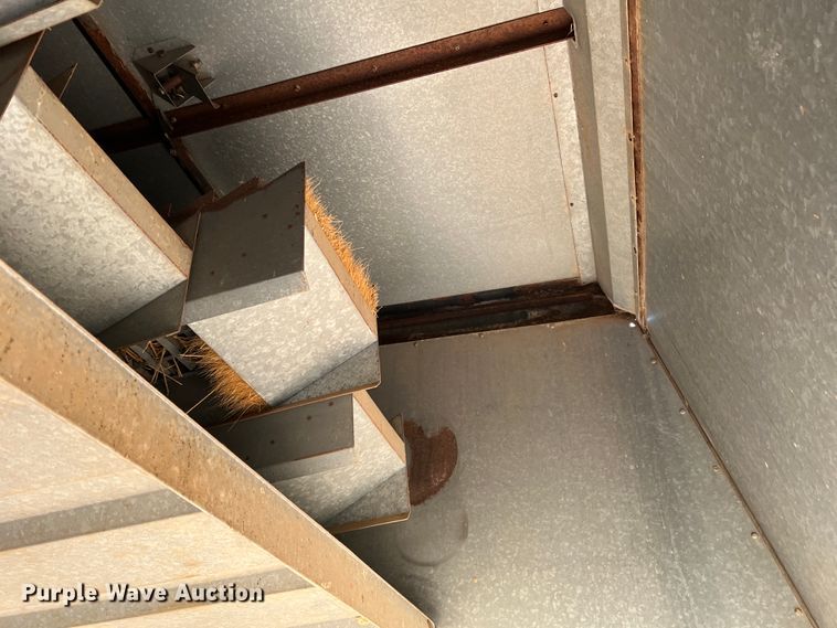 image for item DM8374 Gleaner L2  combine