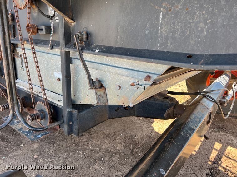 image for item DM8374 Gleaner L2  combine