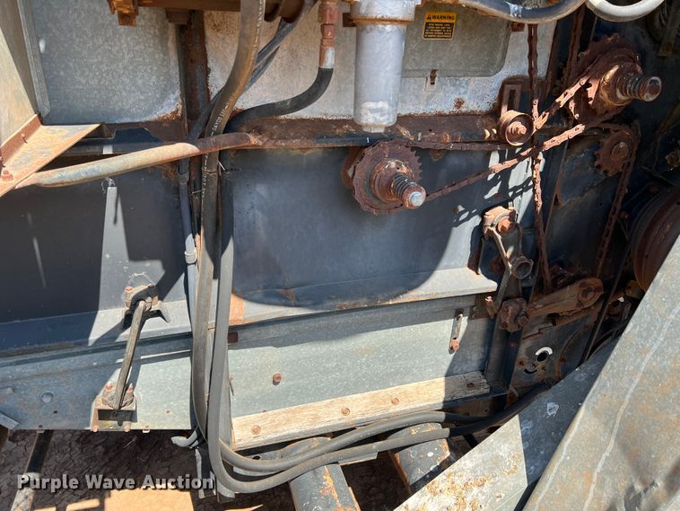 image for item DM8374 Gleaner L2  combine