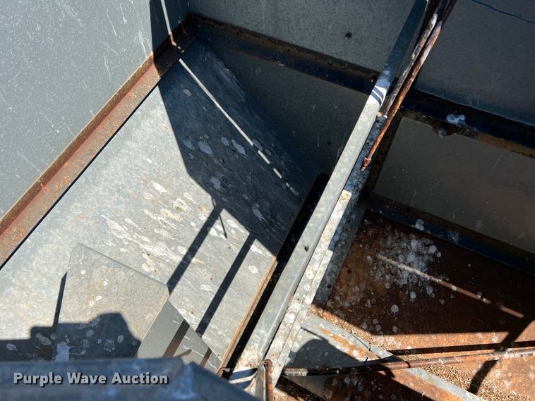 image for item DM8374 Gleaner L2  combine